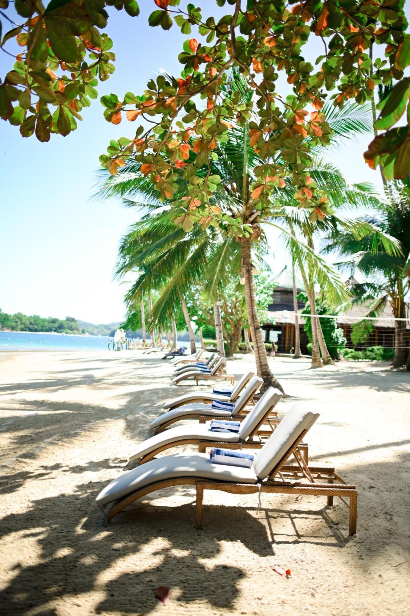 Fridays Puerto Galera Hotel Bagian luar foto