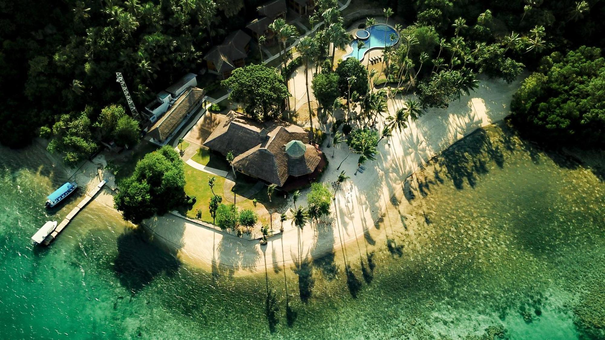 Fridays Puerto Galera Hotel Bagian luar foto