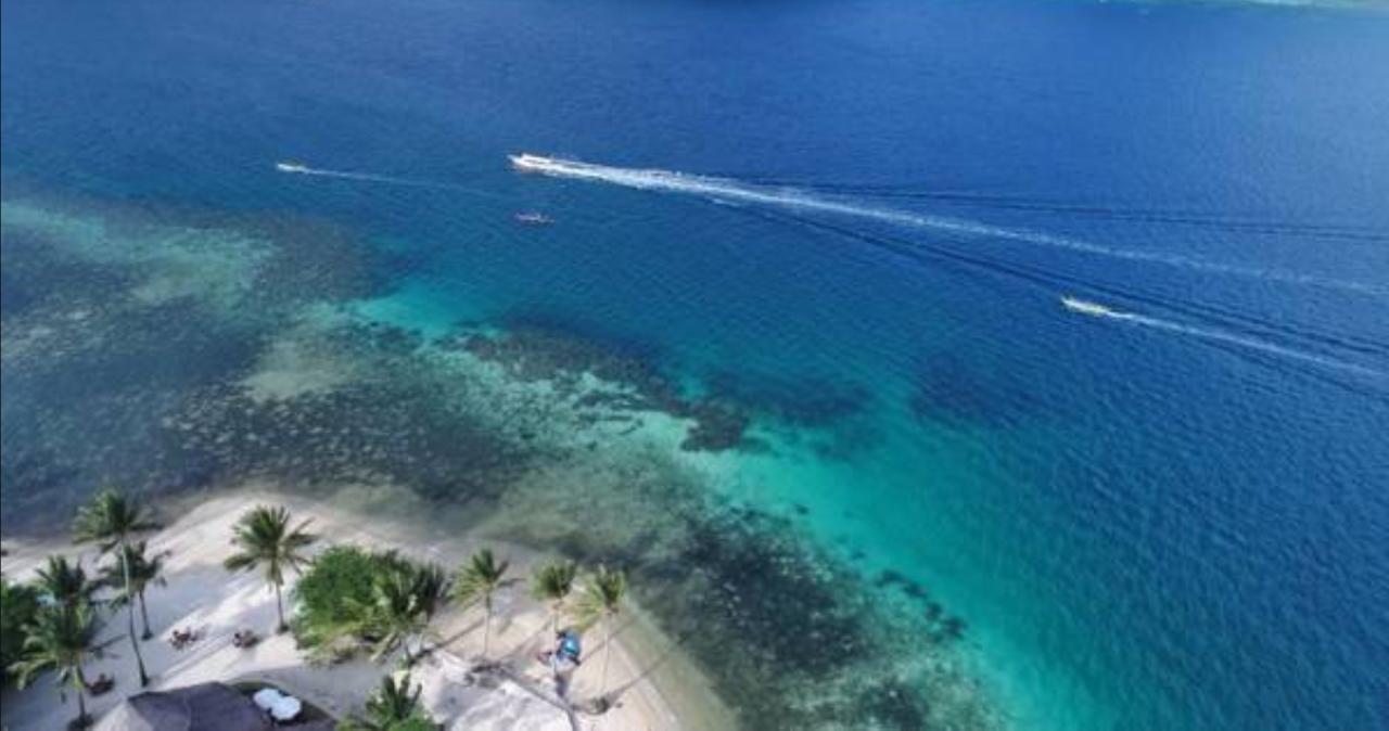 Fridays Puerto Galera Hotel Bagian luar foto