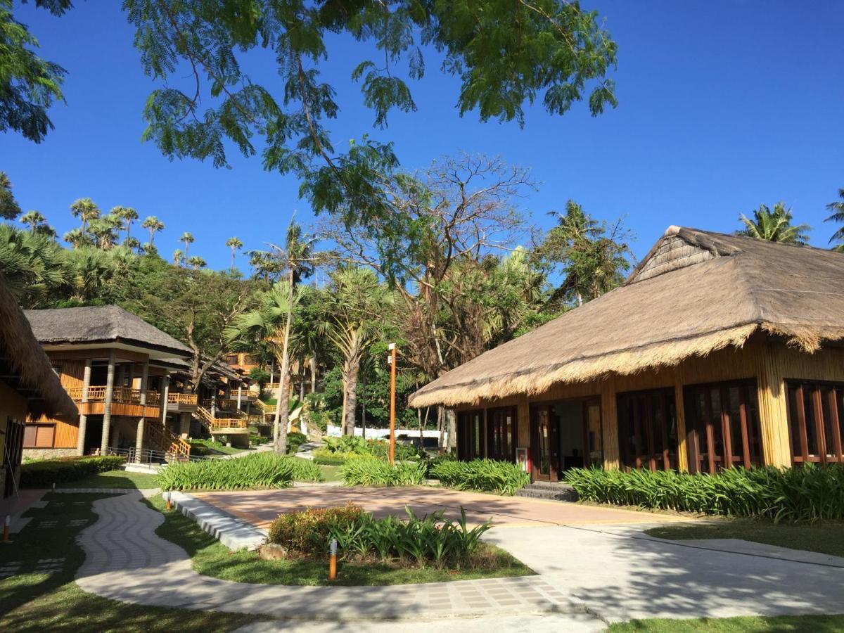 Fridays Puerto Galera Hotel Bagian luar foto
